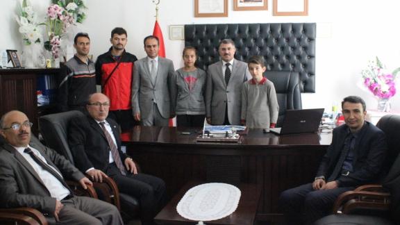 Turhal Mehmet Akif Ortaokulu Hentbol Takımları Yarı Finalde
