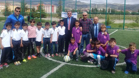 15 Temmuz İlkokullar Arası Futbol Turnuvası Düzenlendi.