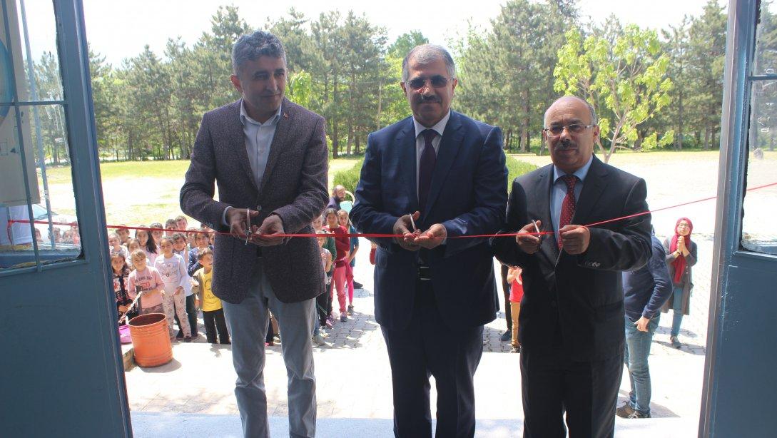 İlçe Milli Eğitim Müdürümüz Mehmet YILDIZ Necip Ortaokulu TÜBİTAK 4006 Bilim Fuarının Açılışına Katıldı