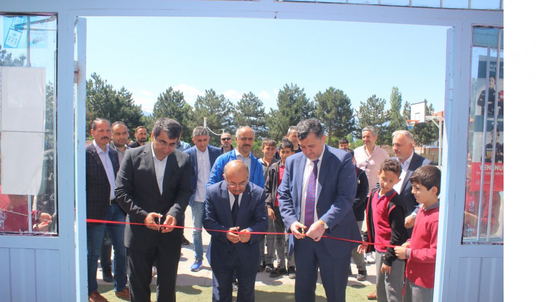 Şenyurt Atatürk Ortaokulu 4006 Tübitak Bilim Fuarı Açıldı