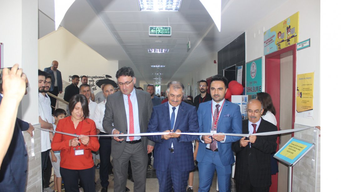 Bilim ve Sanat Merkezi '' TUBİTAK 4006 BİLİM FUARI'' Açılışı Gerçekleştirildi