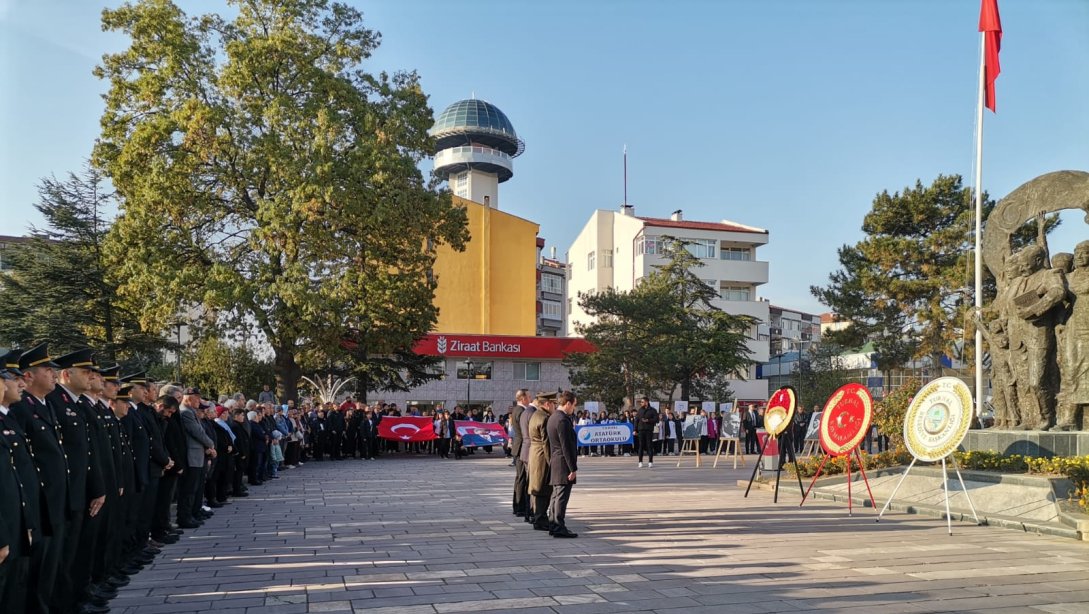 10 Kasım Çelenk Sunma Programı Gerçekleştirildi